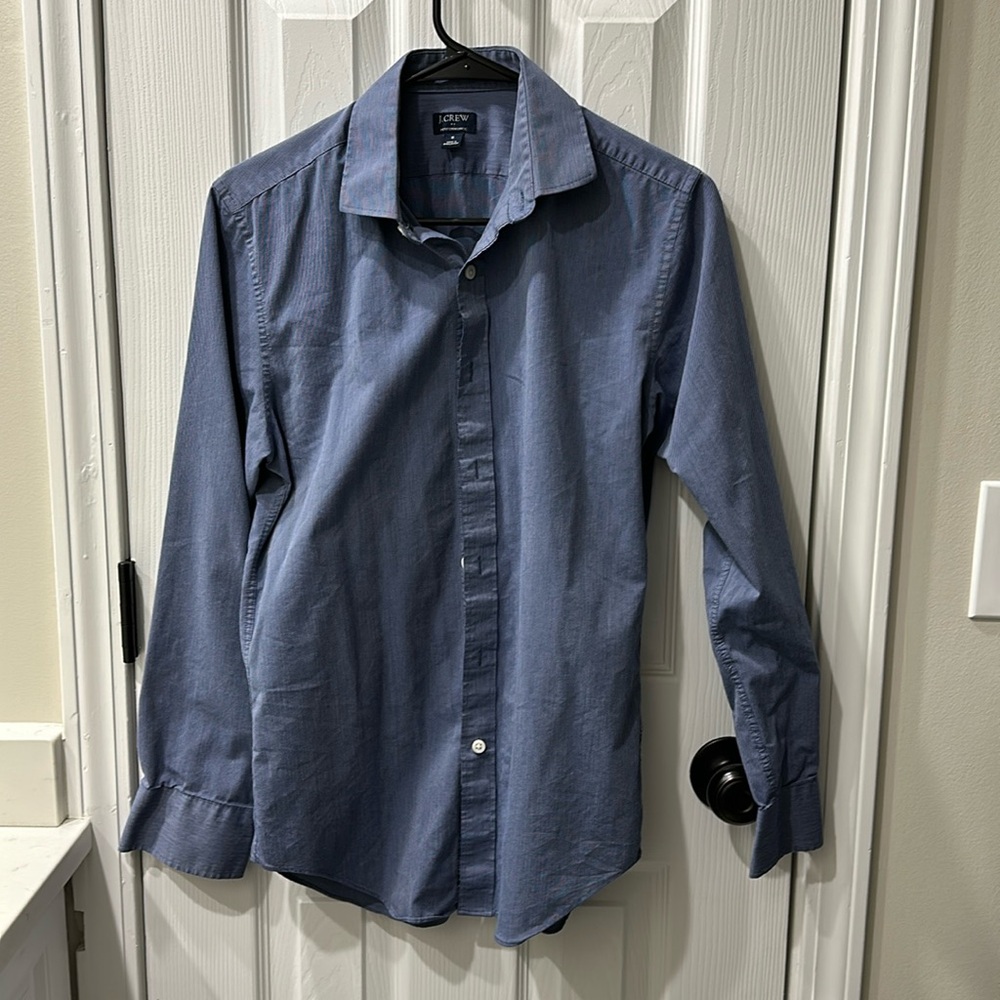 Men’s J Crew Dress Shirt in Size Small Performance. Blue color